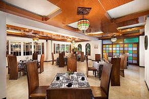 Royal Hotel and Villa Trawas