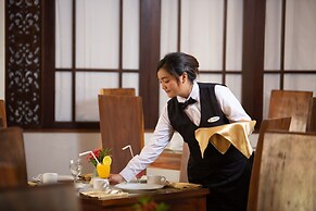 Royal Hotel and Villa Trawas