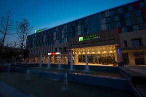 Holiday Inn Express Zhengzhou Airport, an IHG Hotel