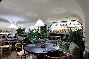 Radisson Collection Hotel, Old Mill Belgrade