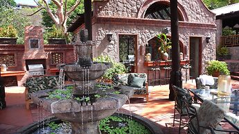 Caille Blanc Villa & Hotel - Adults Only