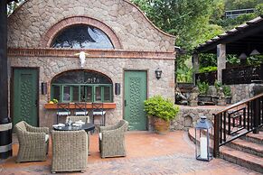 Caille Blanc Villa & Hotel - Adults Only