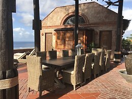 Caille Blanc Villa & Hotel - Adults Only