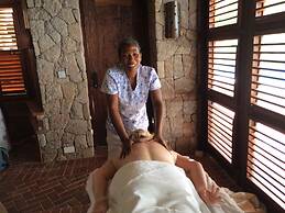 Caille Blanc Villa & Hotel - Adults Only