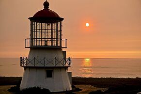 Oceanfront Inn at Shelter Cove