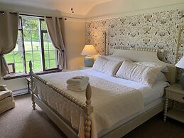 Maxwelton Braes Lodge and Golf Course