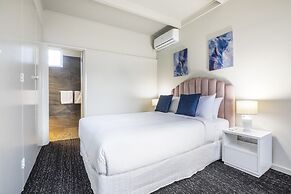 Nightcap at Sandbelt Hotel