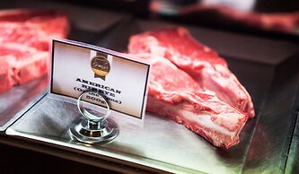 Nightcap at Balaclava Hotel