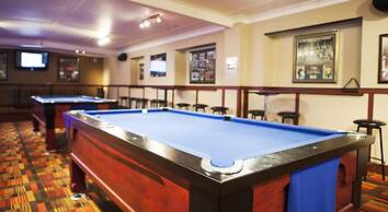 Nightcap at Balaclava Hotel