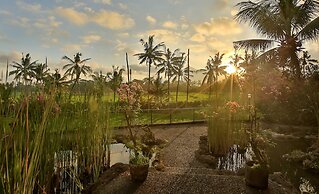 Green Field Hotel and Restaurant