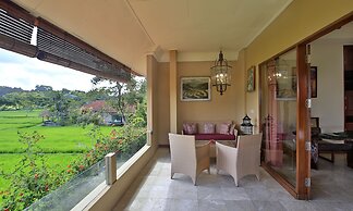 Green Field Hotel and Restaurant