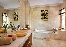 Green Field Hotel and Restaurant