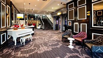 Nightcap at Skyways Hotel