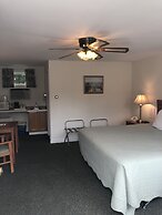 Cromwell Harbor Motel