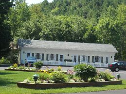 Cromwell Harbor Motel