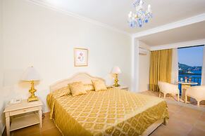 CNic Paleo ArtNouveau - Adults Only