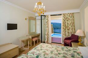 CNic Paleo ArtNouveau - Adults Only