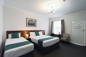 Rose Hotel & Motel