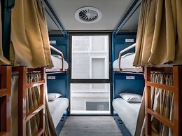 Latroupe Poblenou Beach