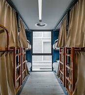 Latroupe Poblenou Beach