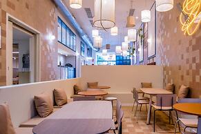 Latroupe Poblenou Beach