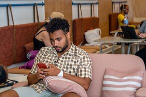 Latroupe Poblenou Beach