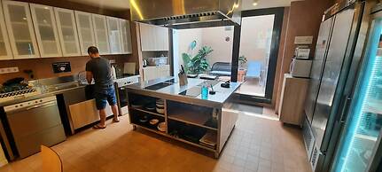 Latroupe Poblenou Beach