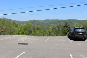 Crystal Springs Inn and Suites