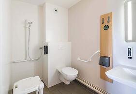 B&B HOTEL ANGERS Parc Expos