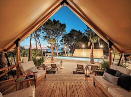 Waterman Beach Village