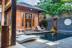 Ubud Raya Villa