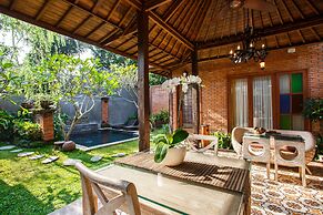 Ubud Raya Villa