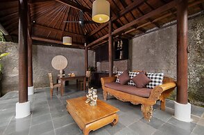 Ubud Raya Villa
