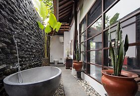 Ubud Raya Villa