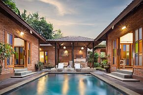 Ubud Raya Villa