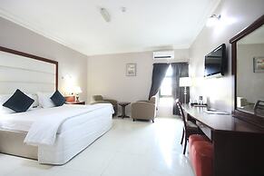 Denis Hotel