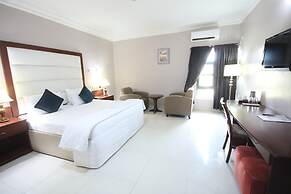Denis Hotel