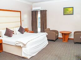 Denis Hotel