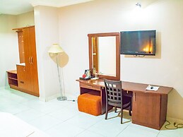Denis Hotel