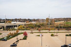The Inn At Harbor Shores