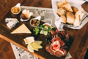 The Inn At Harbor Shores