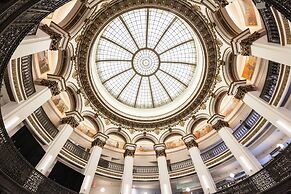 Metropolitan at The 9, Autograph Collection