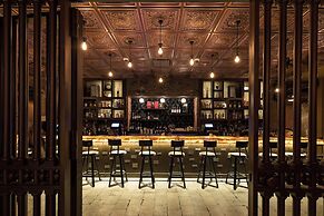 Metropolitan at The 9, Autograph Collection