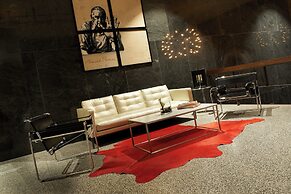 Metropolitan at The 9, Autograph Collection