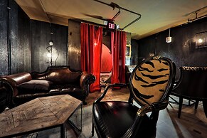 Metropolitan at The 9, Autograph Collection