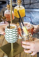 Metropolitan at The 9, Autograph Collection