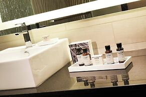 Metropolitan at The 9, Autograph Collection