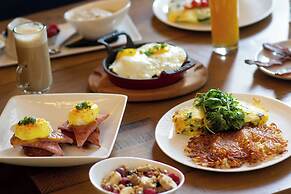 Metropolitan at The 9, Autograph Collection