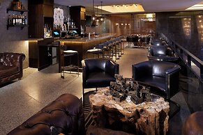 Metropolitan at The 9, Autograph Collection