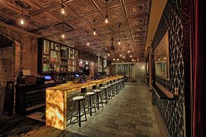 Metropolitan at The 9, Autograph Collection